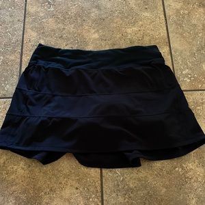 Lululemon Black Skirt. Size 6 regular!